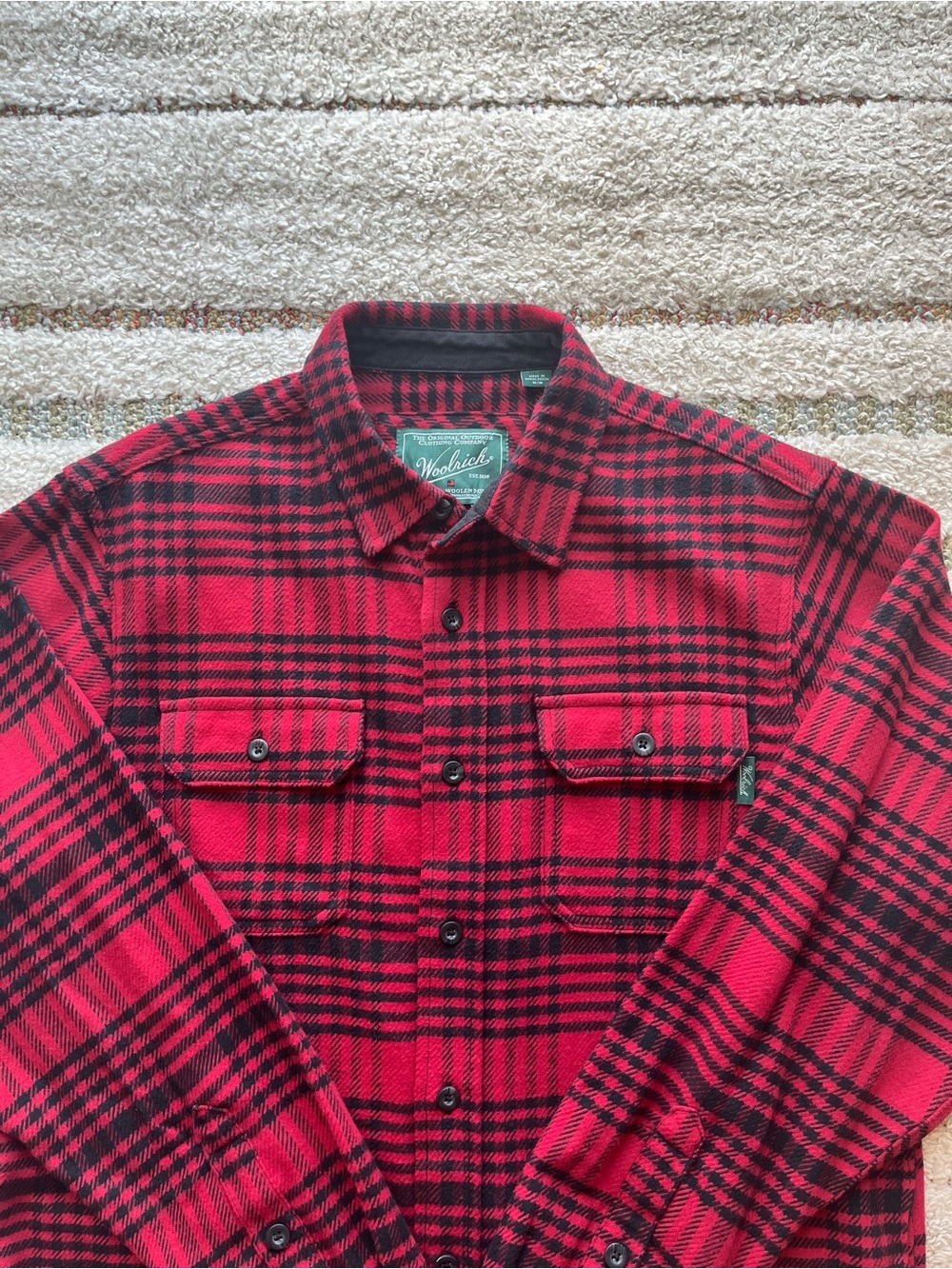 Woolrich Red and Black Plaid Flannel Shirt Jacket with Pockets - Picture 4 of 10